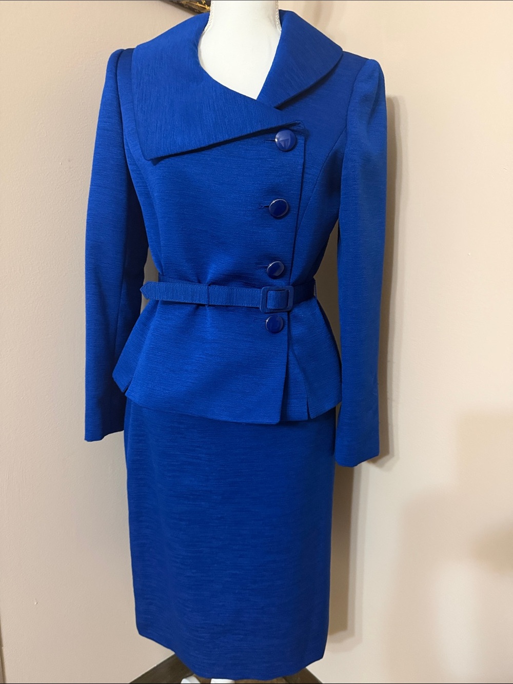 Tahari Arthur Levine Women's Skirt Suit Set with Belted Jacket